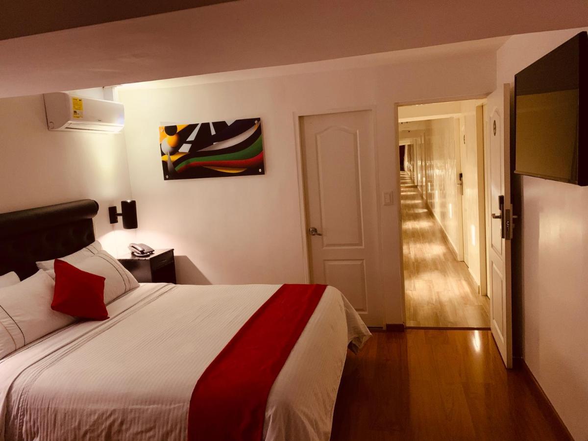 Hotel Veler Restaurante Medellin Bagian luar foto