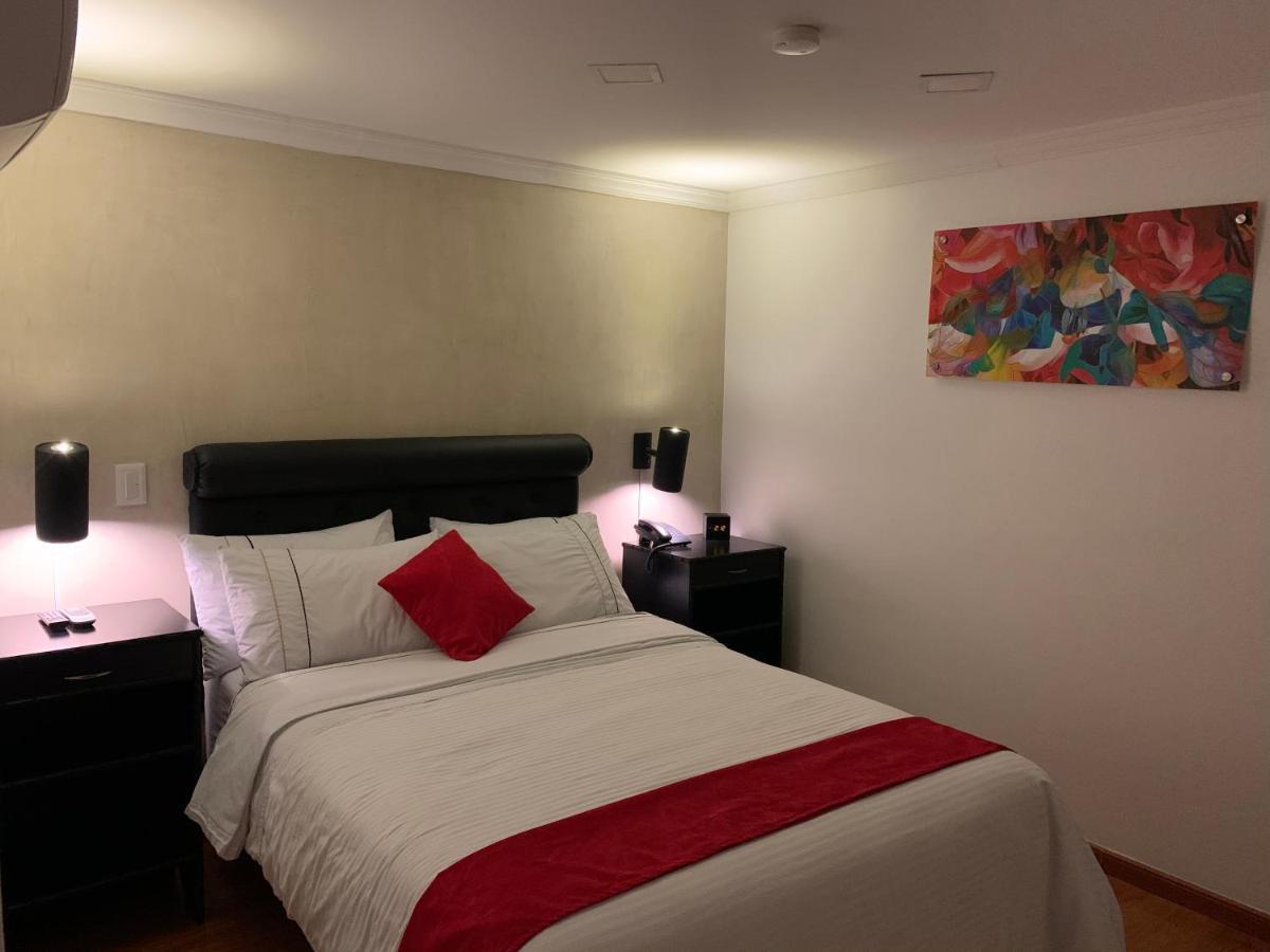 Hotel Veler Restaurante Medellin Bagian luar foto