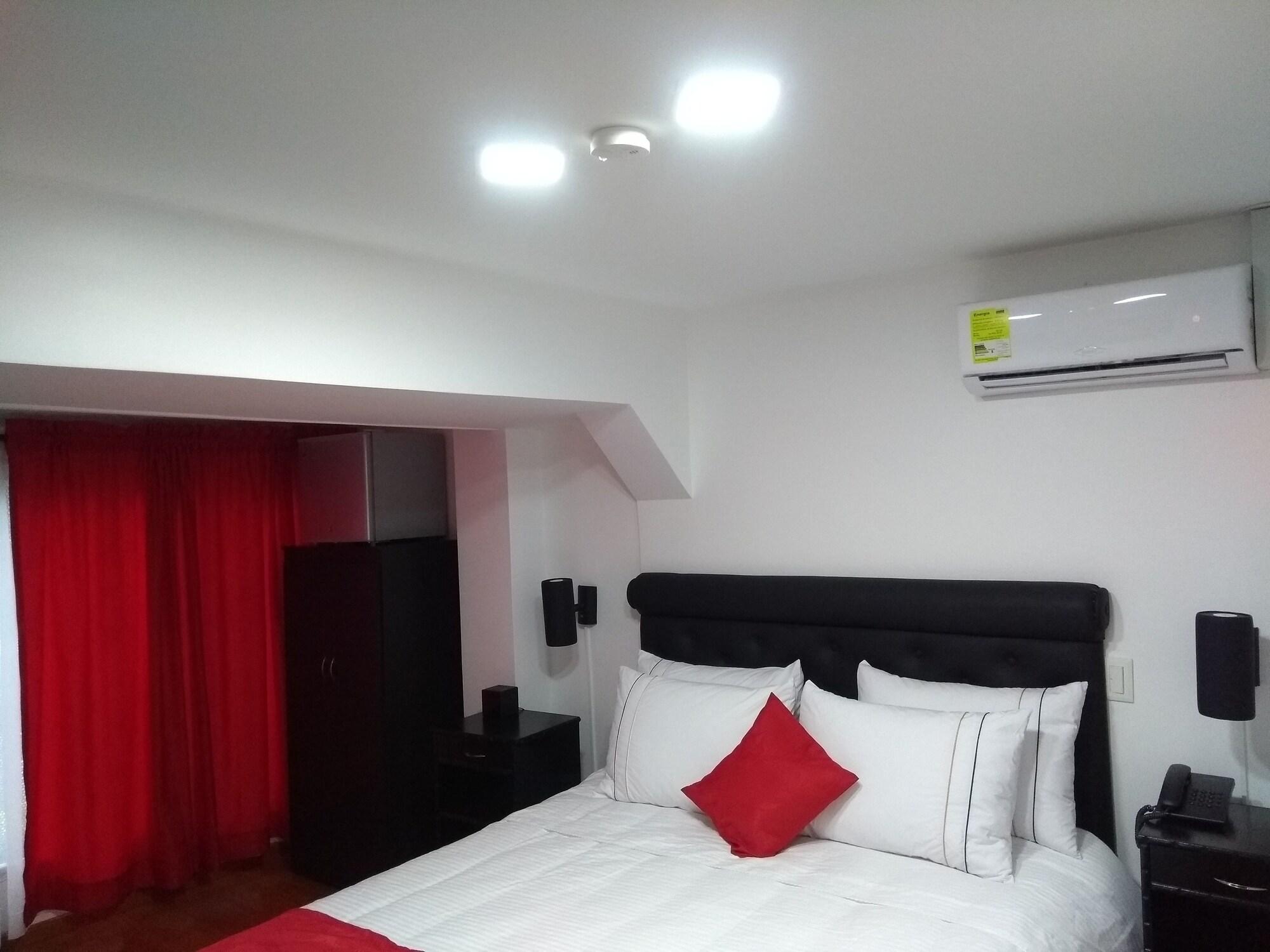 Hotel Veler Restaurante Medellin Bagian luar foto