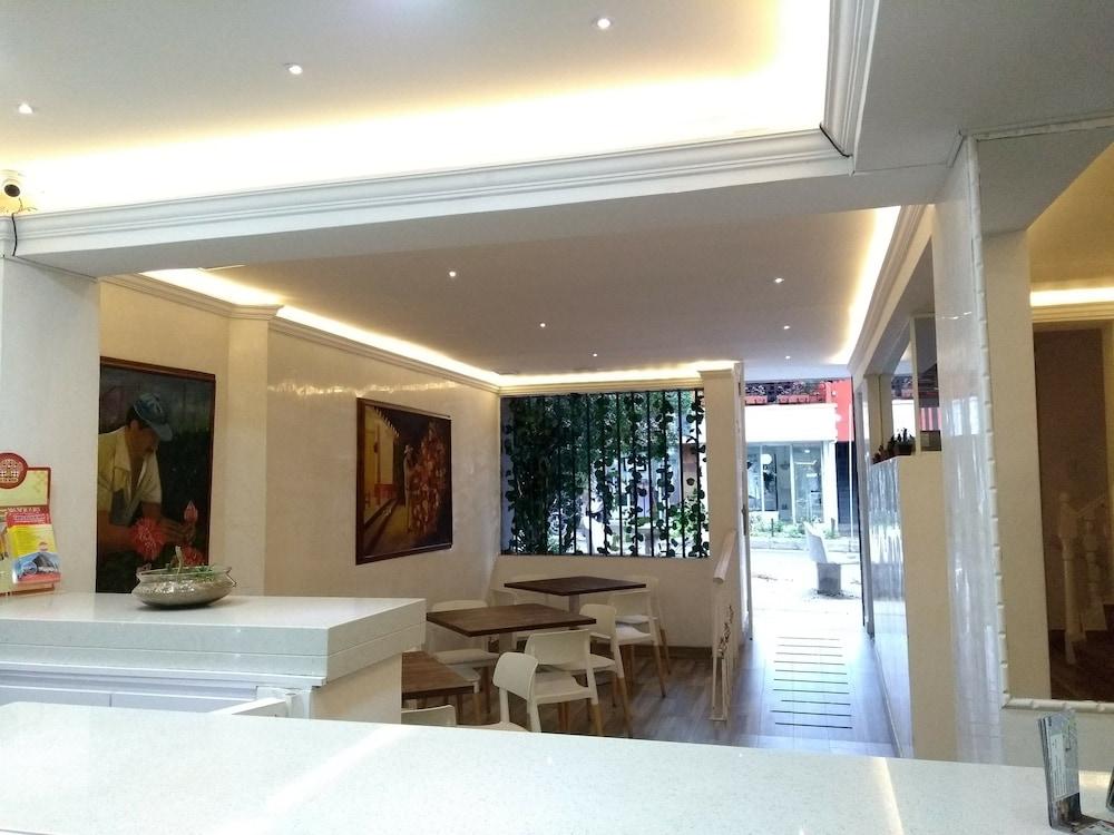 Hotel Veler Restaurante Medellin Bagian luar foto