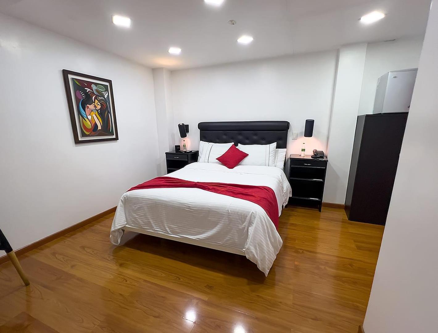 Hotel Veler Restaurante Medellin Bagian luar foto