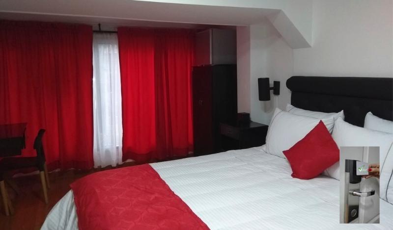 Hotel Veler Restaurante Medellin Bagian luar foto